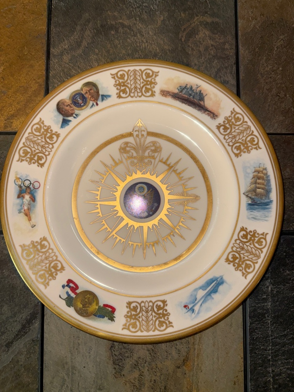 1976‎ US Historical Decorative Commemorative Dinner Plate 24k Gold Trim